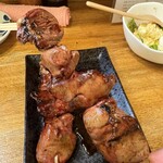 焼とりいずみ - 大きな串です、レバー