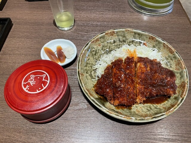 Nagoya Meibutsu Misokatsu Yabaton Nagoyajo Kinshachiyokochoten