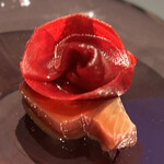 プレゼンテ スギ - GV鰹
      　中骨
      　フランボワーズ　千葉県苺　発酵エキス
      　ビーツ　ピクルス
      　八千代牛乳　ヨーグルト
      　柚子ジャム