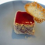 レストラン　トエダ - チョコレートのムース　フランスボワーズのグラサージュ