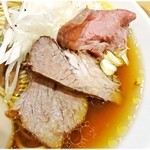３種のお肉。それぞれ食感、味が全く別。美味しい上にラーメンにも合ってました。