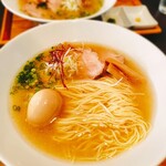 豚骨清湯・自家製麺 かつら - 