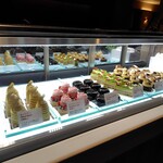 コーヒーラウンジ マウナケア - ケーキショーケース