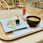 おむすび源ちゃん - おにぎりともち豚とん汁セット　ちりめん山椒と炙りサーモン
