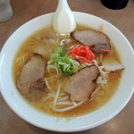 らーめんけん - 2014年9月12日(金)　にんにくらーめん(700円)