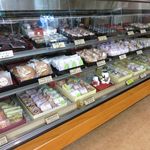 カワダ菓子舗 - 店内ショーケース１