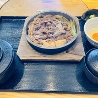 スギモト 本店 - 黒毛和牛すき鍋定食_お肉1.5倍増