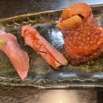焼肉ホルモン ひなた - 肉寿司3種盛り＋いくら軍艦