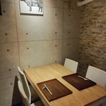 肉の宇佐川 - テーブル席4名席