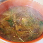 望水 - こちらも名物の「浜っ子汁」。伊豆の魚介がふんだんに入った味噌汁に400℃の石を入れて仕上げた一品。豪快です！！