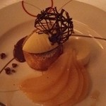 アイコニック - 洋ナシのコンポート～生姜風味～メープルシフォンケーキとソースの三重奏