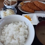 もつ煮ショップ - アジフライ定食&ミニもつ煮 600円