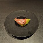 306466858 - 