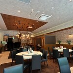 福満園 - ビル自体の開業からそんなにまだ時間経ってないのでお店の中も綺麗に整っていて落ち着いた雰囲気の中ゆっくり飲食できる、