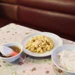 中国料理 丸勝 - エノキとカニのタマゴ炒め