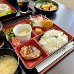 苗穂通り しあわせ食堂 - 日替わり定食（550円）