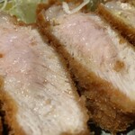 富士㐂 - 柔らかく、脂に甘みがあり、臭みが少ないのが特徴のSPFポーク。