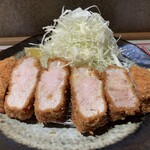 富士㐂 - 特選林SPFポーク極厚ロースとんかつ(300g)。特選林SPFポークとは、千葉県産のブランド豚です。