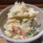 富士㐂 - 追加で注文したポテトサラダ。ねっとり感がちょうどいい。