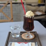 Art Cafe POLYPUS - 珈琲フロート　750円