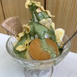 角屋 - 抹茶プリンサンデー　350円　抹茶シロップが渋い色ですよね