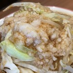 中華そば すみ田 - 『パンチラーメン(ヤサイニンニクダブル)』のアブラ