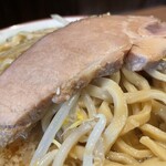 中華そば すみ田 - 『パンチラーメン(ヤサイニンニクダブル)』のチャーシュー