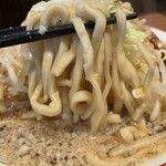 中華そば すみ田 - 『パンチラーメン(ヤサイニンニクダブル)』の麺