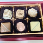 ファンタジースプリングス・ギフト - チョコはどれも美味しかった(((o(*ﾟ▽ﾟ*)o)))
      
      
      いーんです親バカで。
      ⭐︎5付けたっていーんです(*≧艸≦)