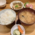 しんのすけ - 白めし(しじみ汁・ぬかづけ付)、あん肝煮、ねぎトロ