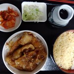 そば処 更科 - ミニ豚丼とミニたぬきそば