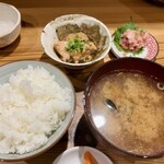 しんのすけ - 白めし(しじみ汁・ぬかづけ付)、あん肝煮、ねぎトロ