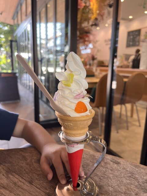 フラワーズ ベイク&アイスクリーム （FLOWERS BAKE&ICE CREAM）のご