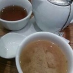 ナナズグリーンティー - ランチのほうじ茶と白玉ぜんざい