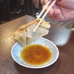 食堂 本田屋 - 箸で持てないぐらいの大きさ