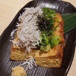はなの舞 - 栃尾揚げ しらすのせ