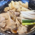 豚や - 2025.06.28 (土)   豚肉汁うどん黒（半盛250g）　1250円（税込）
