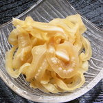 もとぶ食堂 - ミミガーにはコラーゲンがたっぷり！コリコリした食感をお楽しみください♪