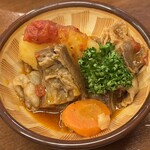 酒場 かね将 地下一階 - 牛すじトマト煮込み