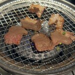 老舗精肉店直送 千種焼肉 飛騨牛の奴隷 - 