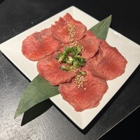 老舗精肉店直送 千種焼肉 飛騨牛の奴隷 千種店 - 