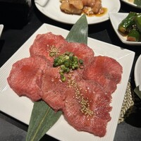 老舗精肉店直送 千種焼肉 飛騨牛の奴隷 千種店 - 