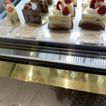 LESS by Gabriele Riva & Kanako Sakakura - 