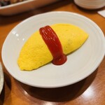 くらくえん - びっくりオムライス(ハーフ)