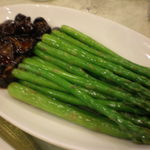 全聚德烤鸭店 - 椎茸とアスパラが絶品…