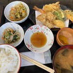 ミヨシ&どんぐり - 天ぷら盛合せ定食