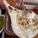 天竺薬膳 北印度料理 みらん - ２枚目のプレーンナン