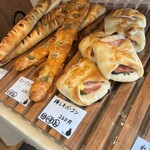 ベーカリー アクア - パンと紫蘇って合うね♪