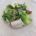 ブラッスリー ドンピエール - 上品！甘いフルーツトマトの入ったサラダ