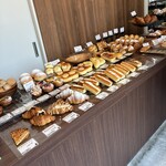 ベーカリー アクア - 品数豊富。